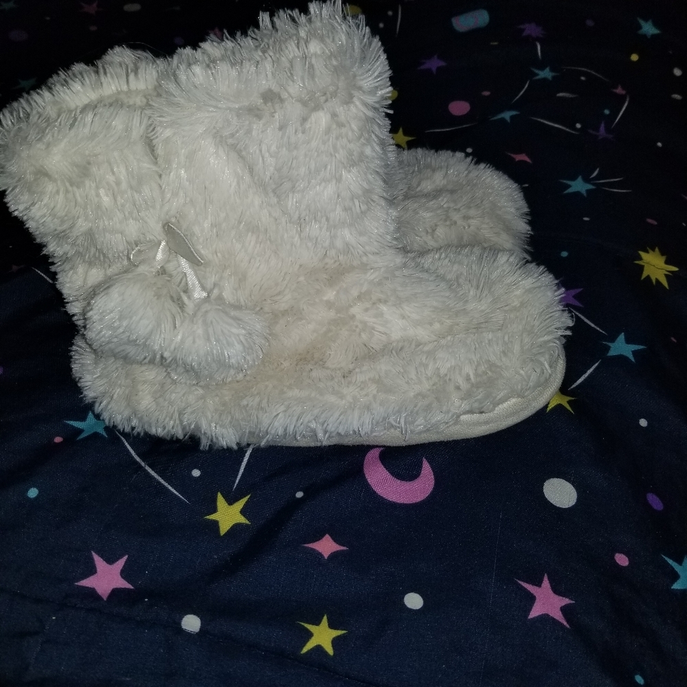 Cute ladies capelli  moccasin boot style slippers